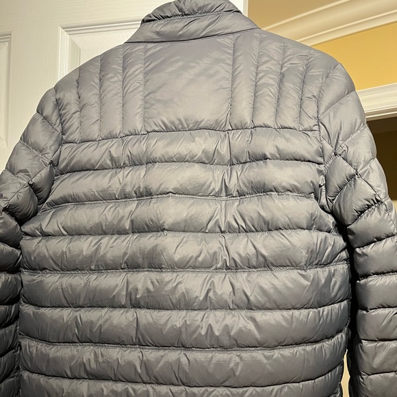 Tommy Hilfiger men’s light weight down  packable puffer jacket - Picture 10 of 10